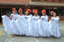 Docentes mostraron su talento en el Encuentro Folcl&oacute;rico y Cultural 2023 