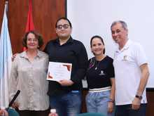 Decenas de j&oacute;venes se grad&uacute;an de diplomado en Univalle