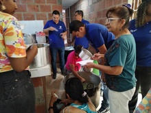 &lsquo;Sancochada para la Paz&rsquo; lleg&oacute; al barrio El Vergel