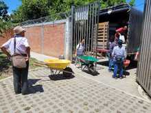 Contin&uacute;a entrega de insumos y materiales a huertas comunitarias de Cali