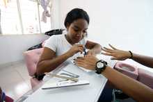 J&oacute;venes cale&ntilde;os muestran avances en sus emprendimientos