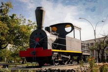 Monumento al Ferrocarril volvi&oacute; a su pedestal