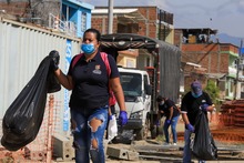 Primera jornada de limpieza, aseo y sensibilizaci&oacute;n con la comunidad en el Boulevard de Oriente