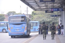 Autoridades anuncian implementaci&oacute;n de c&aacute;maras para controlar el carril exclusivo del MIO