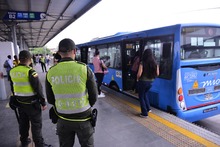 Autoridades anuncian implementaci&oacute;n de c&aacute;maras para controlar el carril exclusivo del MIO