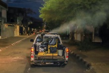 Don Gabriel, el superh&eacute;roe que le gana la batalla al Aedes Aegypti  