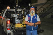 Don Gabriel, el superh&eacute;roe que le gana la batalla al Aedes Aegypti  