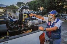 Don Gabriel, el superh&eacute;roe que le gana la batalla al Aedes Aegypti  