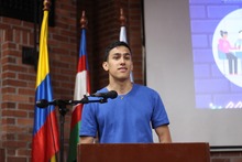 J&oacute;venes cale&ntilde;os conmemoran su fecha internacional