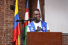 J&oacute;venes cale&ntilde;os conmemoran su fecha internacional