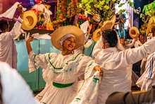 IPC danza en &lsquo;Petronio&rsquo; con su &lsquo;Mano e&rsquo; Currulao&rsquo;
