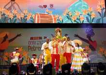 Cale&ntilde;os y turistas se gozaron la primera descarga musical en el &lsquo;Petronio &Aacute;lvarez&rsquo;