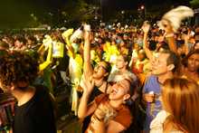 Turistas en el Petronio, fascinados y extasiados por el Pac&iacute;fico colombiano