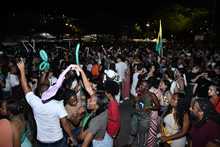 Turistas en el Petronio, fascinados y extasiados por el Pac&iacute;fico colombiano