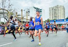 Atletas africanos volvieron a triunfar y bajaron los tiempos en la II Carrera del Pac&iacute;fico   