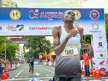 Atletas africanos volvieron a triunfar y bajaron los tiempos en la II Carrera del Pac&iacute;fico   