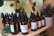 J&oacute;venes emprendedoras usan el viche como producto capilar: Zimbabwe al natural