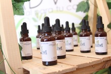 J&oacute;venes emprendedoras usan el viche como producto capilar: Zimbabwe al natural