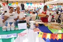 La Sant&iacute;sima Trinidad &lsquo;bendijo&rsquo; a emprendedores de la Comuna 9 