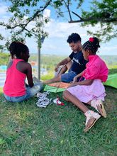 40 ni&ntilde;os pintan el cielo con sus cometas, gracias al programa Cultores