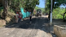 Rehabilitan v&iacute;a de acceso al sector Batacl&aacute;n, cerca al cerro de las Tres Cruces