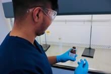 Santiago Mu&ntilde;oz, beneficiario de Todas y Todos a Estudiar es apasionado por la salud y la investigaci&oacute;n