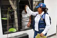 Control al dengue se hace puerta a puerta en la comuna 6