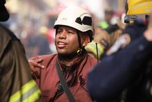 Autoridades y bomberos de Cali controlaron incendio en el Centro Comercial El Tesoro