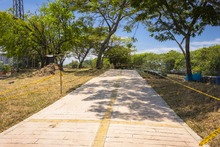 Los senderos y el paisajismo comienzan a darle vida a este espacio de transformaci&oacute;n social y ambiental.