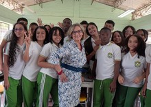 Mar&iacute;a Maritza, zarzale&ntilde;a de coraz&oacute;n cale&ntilde;o celebr&oacute; 49 a&ntilde;os como maestra 