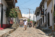 Una bala le da&ntilde;&oacute; la cabeza hace 50 a&ntilde;os. Y a pesar de eso, vive feliz