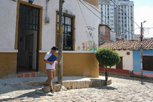 Una bala le da&ntilde;&oacute; la cabeza hace 50 a&ntilde;os. Y a pesar de eso, vive feliz