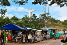 Very well, as&iacute; capacitan en el idioma ingl&eacute;s, los comerciantes de Cristo Rey