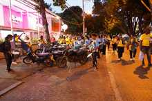 Conductores mal parqueados fueron &lsquo;pillados&rsquo; por los colectivos de cultura ciudadana de la Alcald&iacute;a de Cali