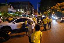 Conductores mal parqueados fueron &lsquo;pillados&rsquo; por los colectivos de cultura ciudadana de la Alcald&iacute;a de Cali