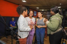 Diez cantantes solistas compiten por ser ganadores de La Voz de Los Cristales 