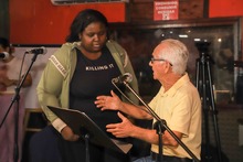 Diez cantantes solistas compiten por ser ganadores de La Voz de Los Cristales 