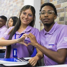 J&oacute;venes cale&ntilde;os avanzan hacia su meta de ser biling&uuml;es con el programa Todas y Todos a Estudiar Ingl&eacute;s