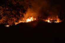 M&aacute;s de 300 personas ayudaron a controlar incendio en el norte de Cali