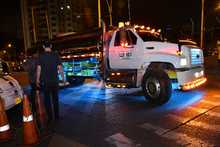 M&aacute;s de 300 personas ayudaron a controlar incendio en el norte de Cali