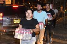 M&aacute;s de 300 personas ayudaron a controlar incendio en el norte de Cali