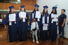 Nuevas egresadas de Todas y Todos a Estudiar, son t&eacute;cnicas laborales en dise&ntilde;o de modas 