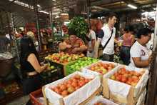 En Cali, las plazas de mercado se enfocan hacia la gesti&oacute;n empresarial y el mercadeo 