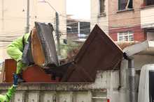 La Comuna 6 est&aacute; quedando livianita de residuos voluminosos 