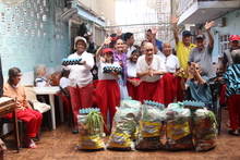 M&aacute;s de ocho mil personas mayores reciben asistencia alimentaria