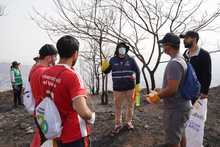Cali se levanta para sanar las heridas del fuego en el cerro Altos de Menga