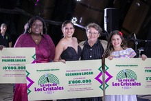 Un vozarr&oacute;n rompi&oacute; Los Cristales