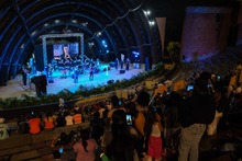 Un vozarr&oacute;n rompi&oacute; Los Cristales