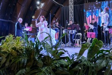 Un vozarr&oacute;n rompi&oacute; Los Cristales