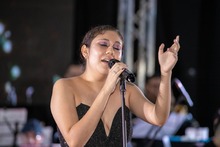 Un vozarr&oacute;n rompi&oacute; Los Cristales